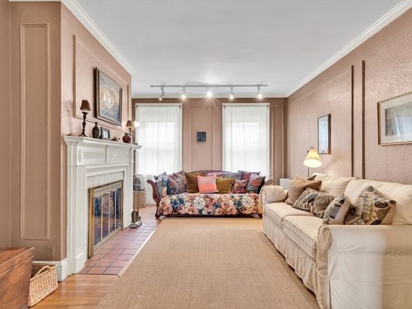 321 Tappan St 3, Brookline MA 02445
