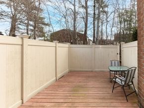 127 Greenbrook Dr 127, Stoughton MA 02072