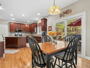 320 Lincoln Circle, Northbridge MA 01534