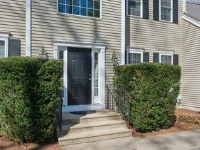320 Lincoln Circle, Northbridge MA 01534