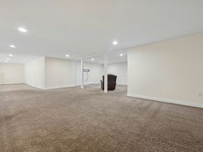 320 Lincoln Circle, Northbridge MA 01534