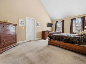 320 Lincoln Circle, Northbridge MA 01534