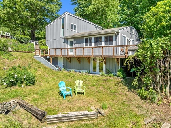 303 Lakeshore Dr, Marlborough MA 01752