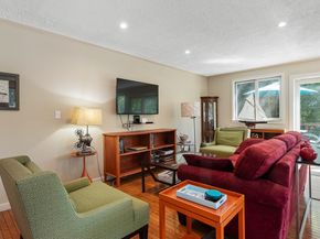 303 Lakeshore Dr, Marlborough MA 01752