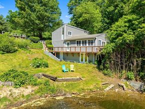 303 Lakeshore Dr, Marlborough MA 01752