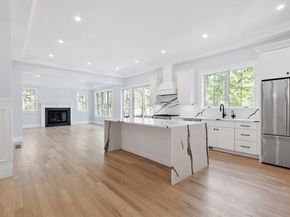 786 Main St, Hudson MA 01749