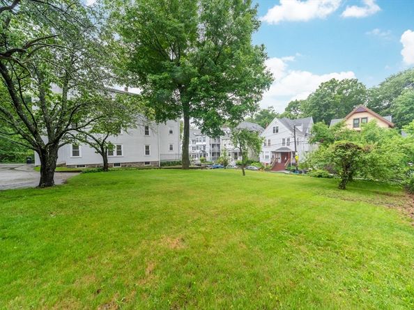 52 Paul Gore St, Boston MA 02130