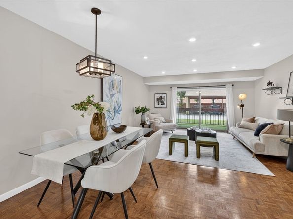 41 Centre St 106, Brookline MA 02446