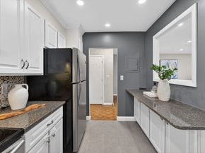 41 Centre St 106, Brookline MA 02446