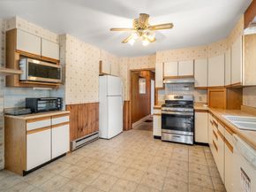 25 Curve St, Newton MA 02465