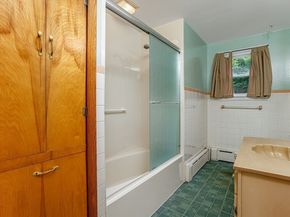 372 Franklin Rd, Fitchburg MA 01420