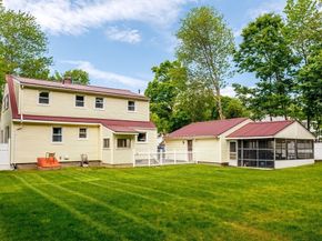 372 Franklin Rd, Fitchburg MA 01420