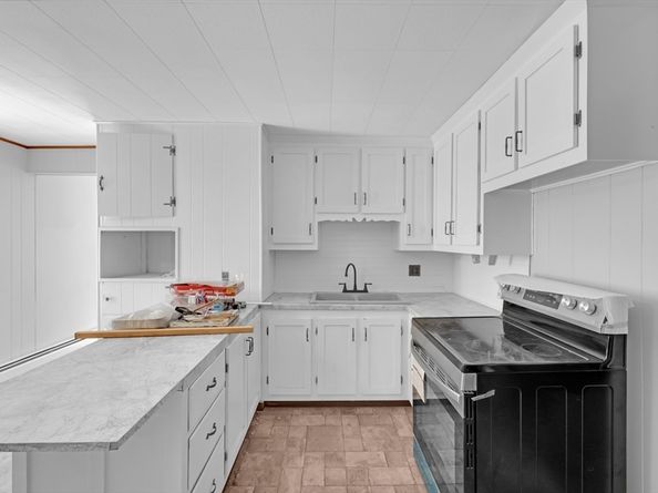 47 Morris St, Southbridge MA 01550