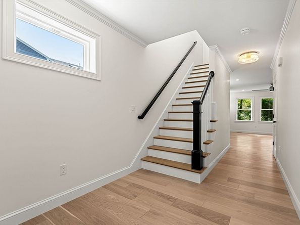 5 Ciaramitaro Ct, Gloucester MA 01930
