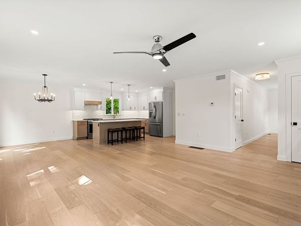 5 Ciaramitaro Ct, Gloucester MA 01930