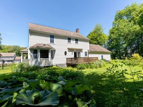 214 Presidential Dr, Abington MA 02351