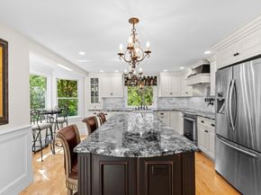 214 Presidential Dr, Abington MA 02351