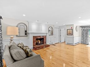 214 Presidential Dr, Abington MA 02351