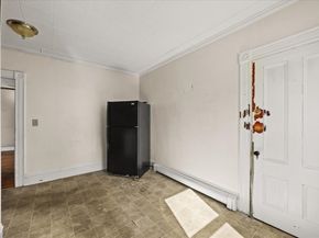 56 Everett St, Middleboro MA 02346