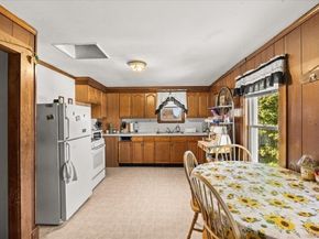 56 Everett St, Middleboro MA 02346