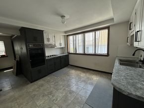 29 Oakland Ave, Everett MA 02149