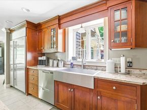 137 Cedar St, Middleboro MA 02346