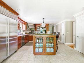 137 Cedar St, Middleboro MA 02346