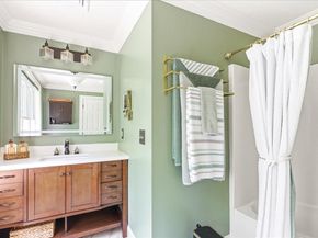 137 Cedar St, Middleboro MA 02346
