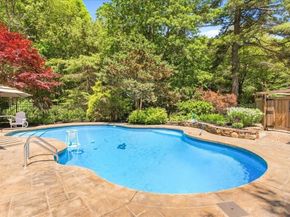 137 Cedar St, Middleboro MA 02346
