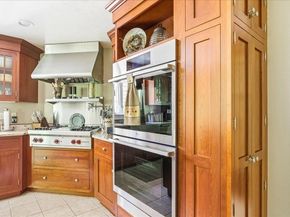 137 Cedar St, Middleboro MA 02346
