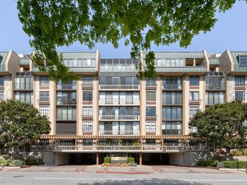 555 Laurel Avenue