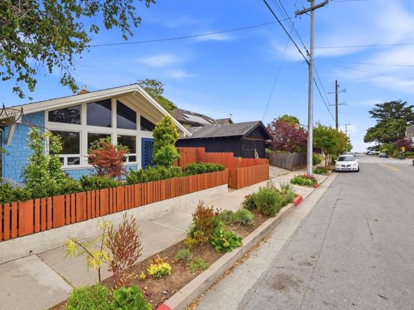 212 3rd Avenue, Santa Cruz CA 95062