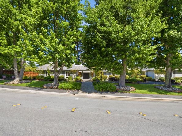 2140 Carmelita Avenue, Hillsborough CA 94010
