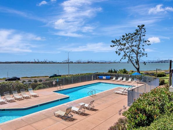 3 Admiral Drive F267, Emeryville CA 94608