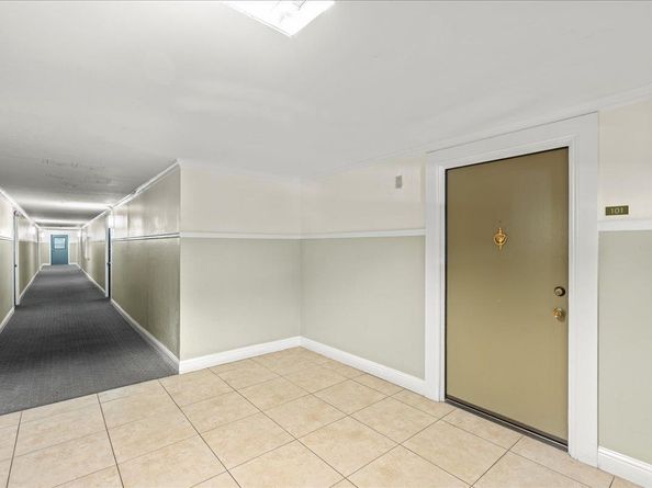 1031 Crestview Drive 101, Mountain View CA 94040