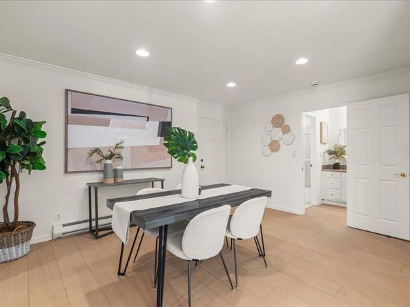 1031 Crestview Drive 101, Mountain View CA 94040