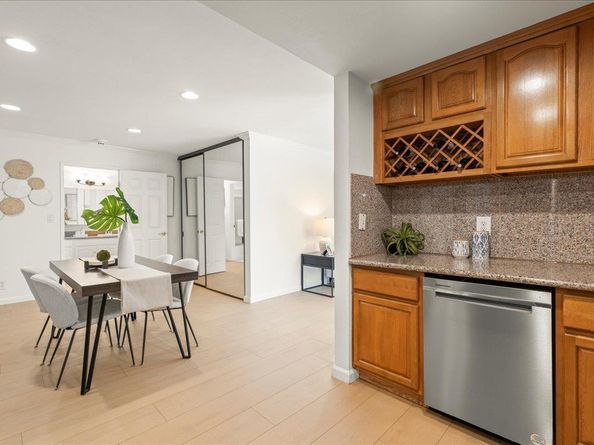 1031 Crestview Drive 101, Mountain View CA 94040