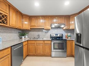 1031 Crestview Drive 101, Mountain View CA 94040