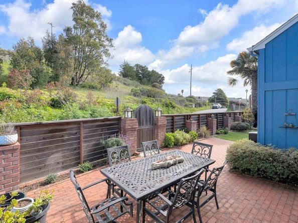 61 Ocean Street, Davenport CA 95017