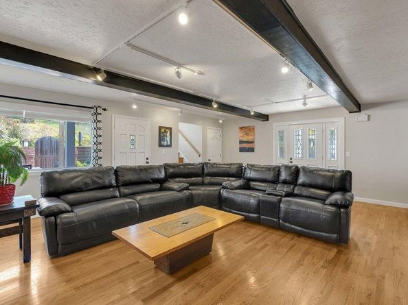 61 Ocean Street, Davenport CA 95017