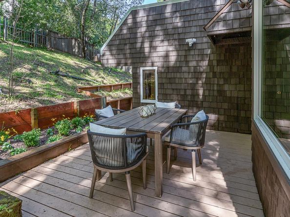 128 Los Trancos Circle, Portola Valley CA 94028