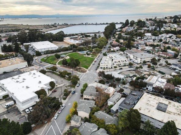 18 Visitacion Avenue, Brisbane CA 94005