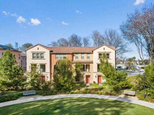 1070 Darwin Terrace 4, Sunnyvale CA 94085