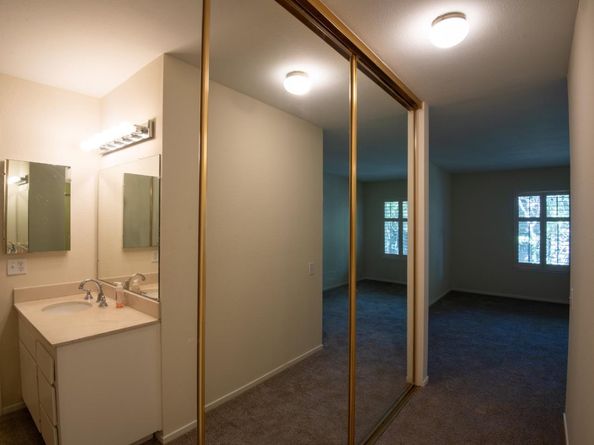 3350 La Mesa Drive 9, San Carlos CA 94070
