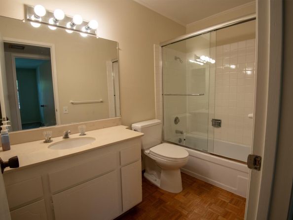 3350 La Mesa Drive 9, San Carlos CA 94070