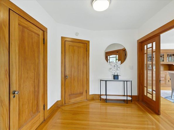 5555 Carlton Street, Oakland CA 94618