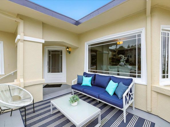 5555 Carlton Street, Oakland CA 94618