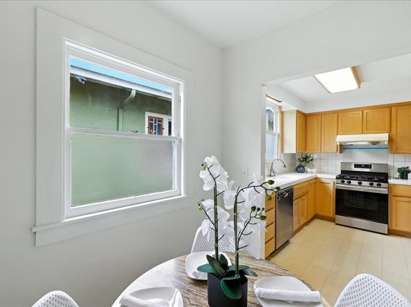 5555 Carlton Street, Oakland CA 94618