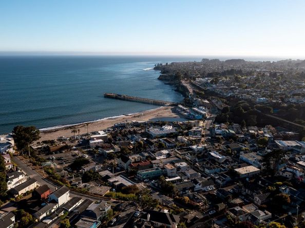 1890 Wharf Road, Capitola CA 95010