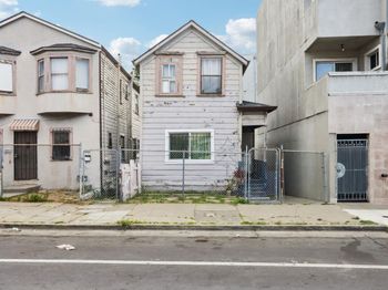 1334 E 15th Street